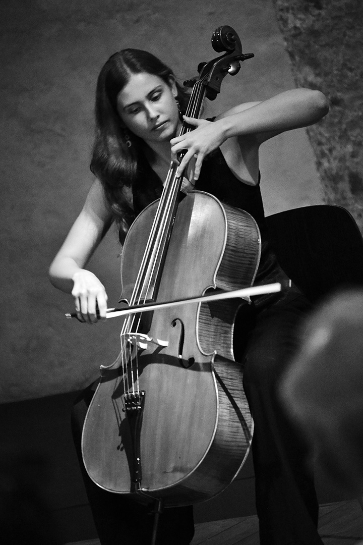 Margherita Scabia al violoncello.